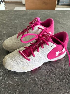 Under Armour Kids White and Hot Pink Softball Cleats